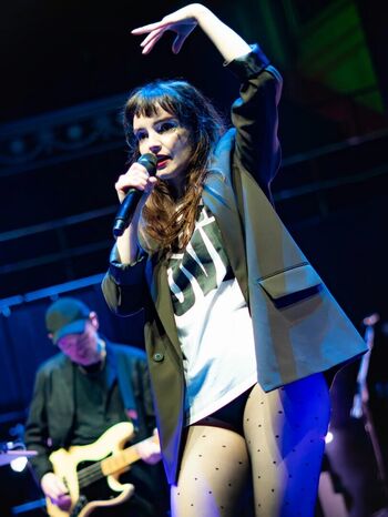 Lauren mayberry image