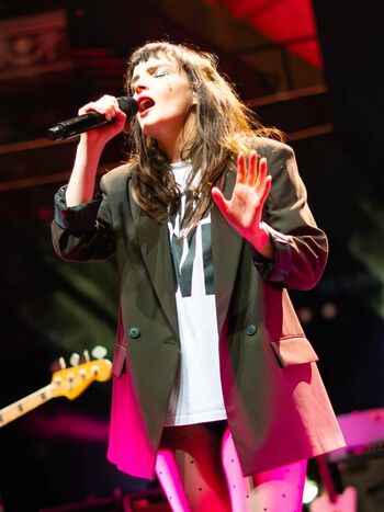 Lauren mayberry image