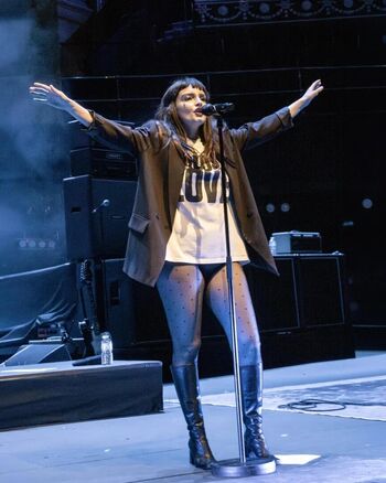Lauren mayberry image