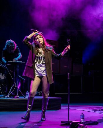 Lauren mayberry image