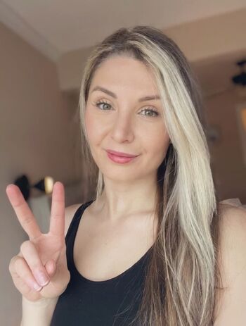 Lauren southern image