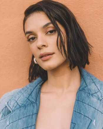 Laysla de oliveira image