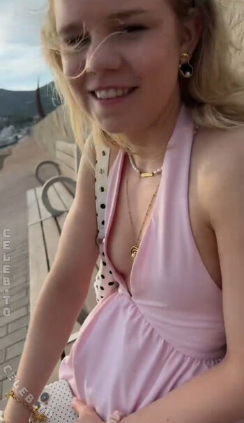 Lea peach 1 image