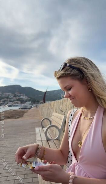 Lea peach 1 image