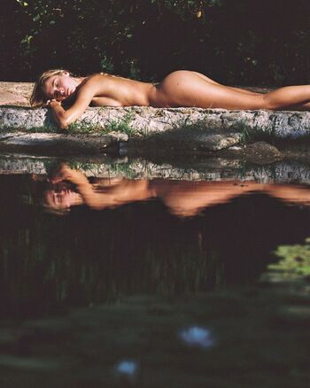 Leah rose image