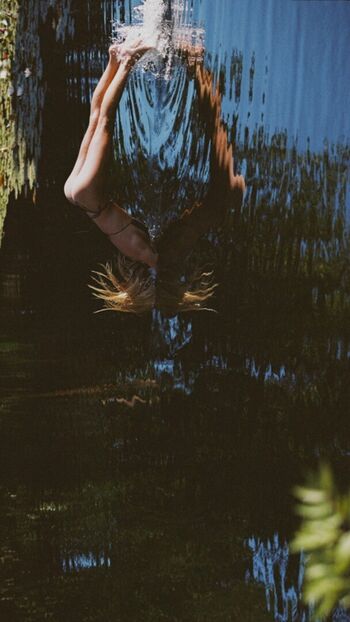 Leah rose image