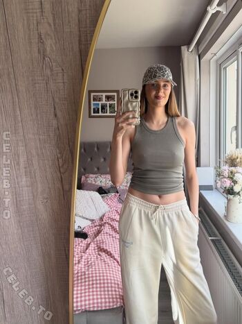 Leahrosennamoore image