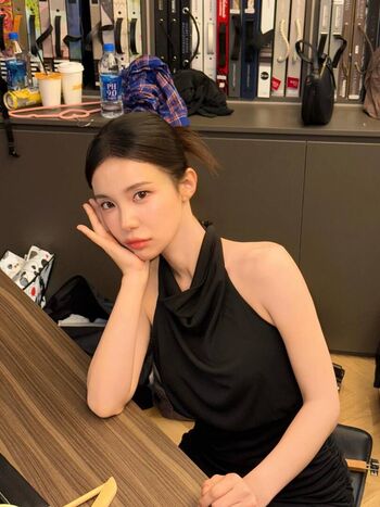 Lee dahye page 2 image