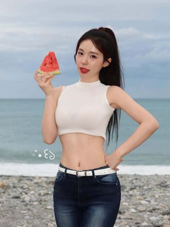 Lee dahye image