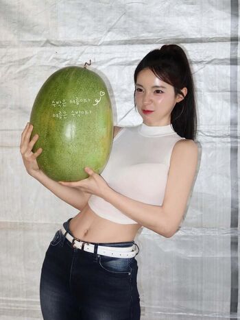 Lee dahye image
