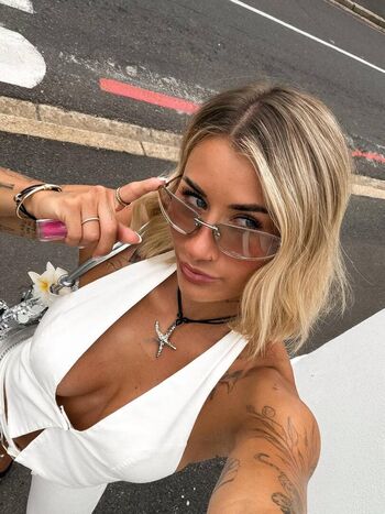 Lena ajoy image
