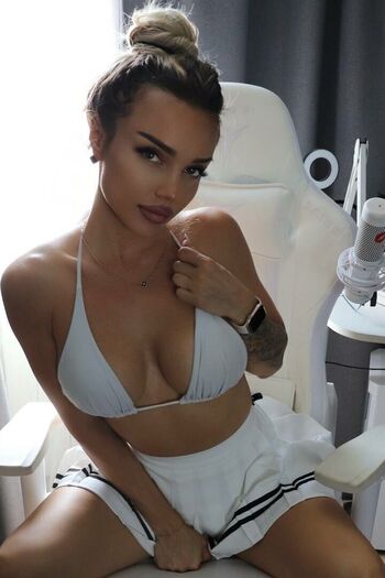 Lera koldomasova image