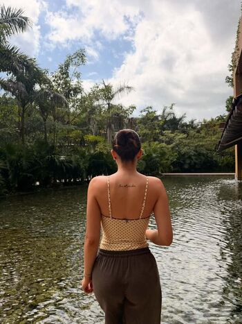 Lesli de la torre image