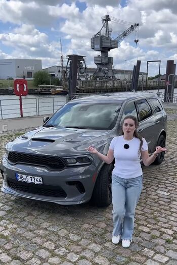 Leslie schraut image