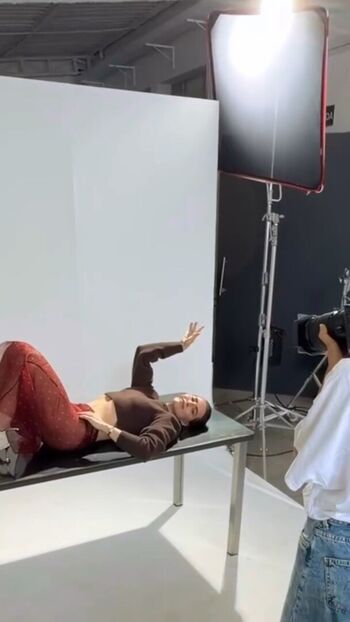 Leticia colin image