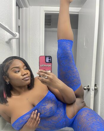 Lickprettylaya image