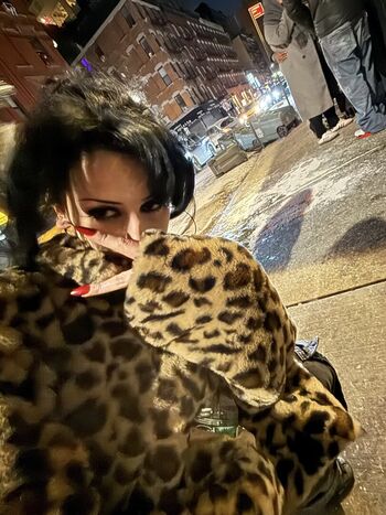 Lilbatty page 3 image