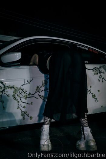 Lilgothbarbie