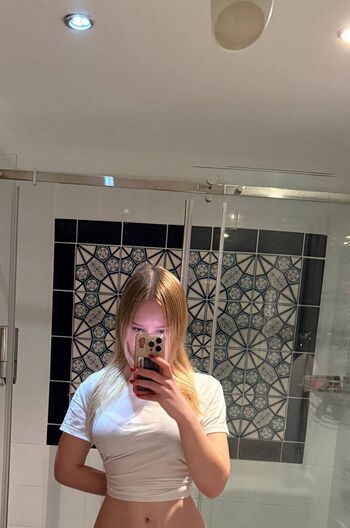 Lili asmr image