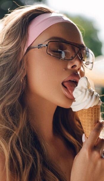 Liliya hanusevich page 3 image