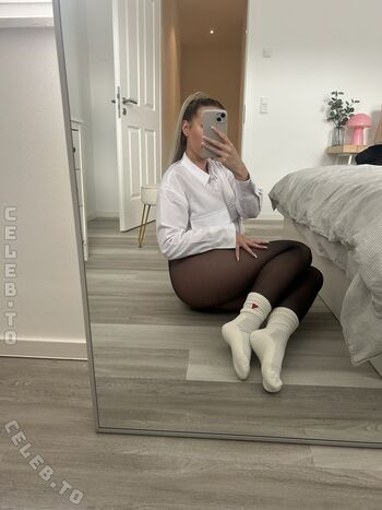 Lilou loves nylon image