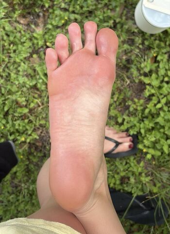 Lilperfectfeet image