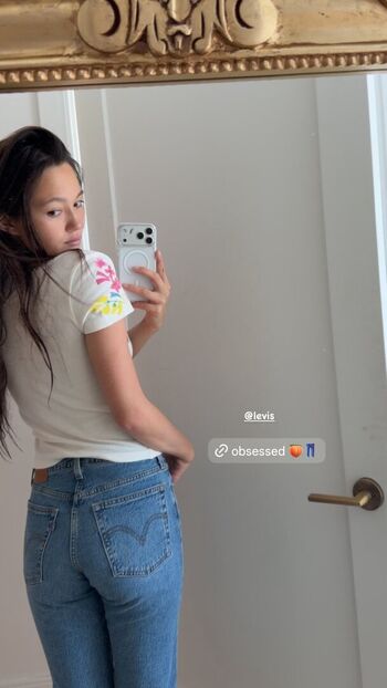 Lily chee image
