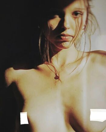 Lily kerneis image