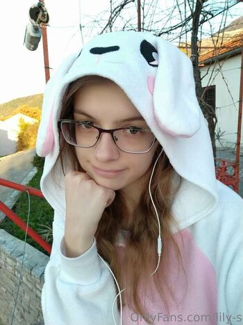 Lily s image