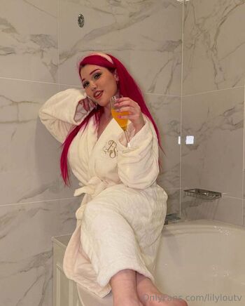 Lilyloutv image