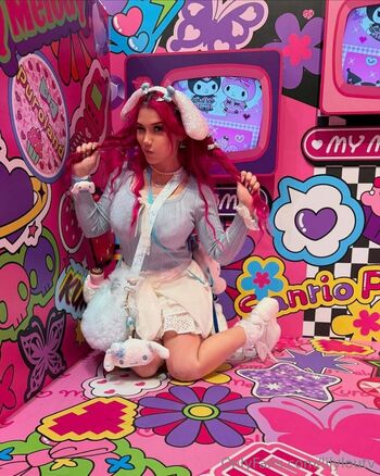 Lilyloutv image