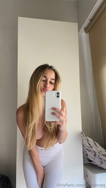 Lilywilsonx image
