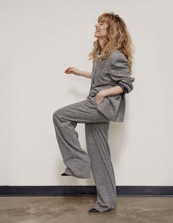 Linda cardellini image