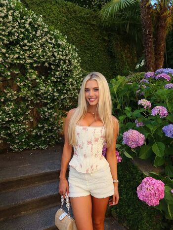 Lindsay Brewer