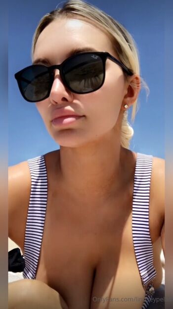 Lindsey pelas 1 image