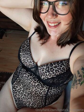 Lipstick n lingerie page 2 image