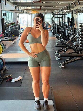Livefitelle image