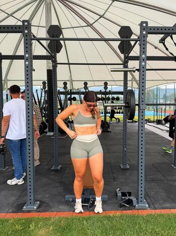 Livefitelle image