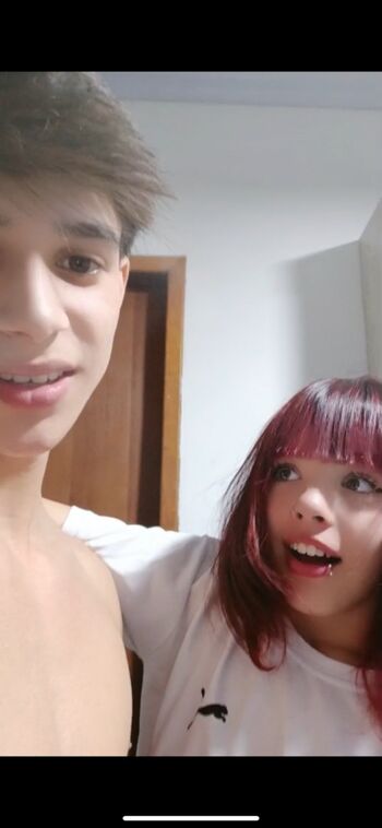 Lives privadas facecast 1 page 2 image