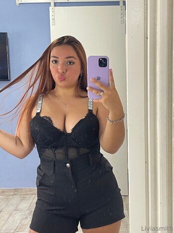 liviasmiith