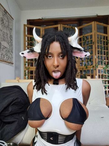 Livie burke image