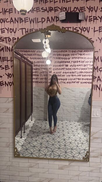 Livinglikelydia image