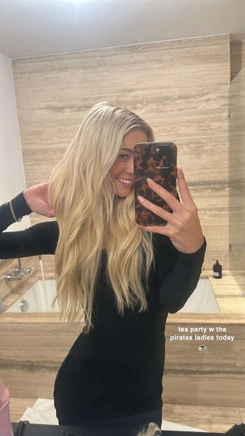 Livvy dunne 1 page 11 image