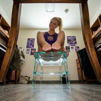 Livvy dunne 1 page 2 image