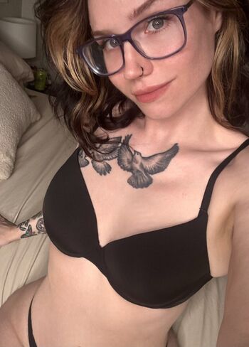 Livvy luxxxprivate page 2 image