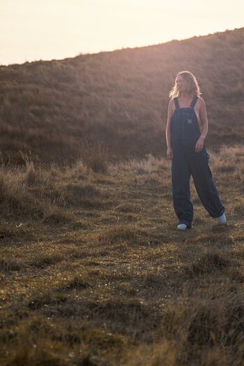 Liz riddell image