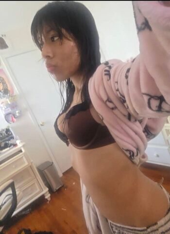 Liz x33 image