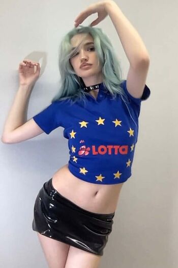 Lizaanokhina image