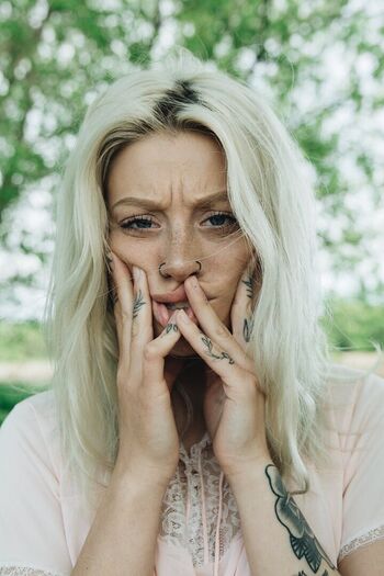 Lizz pedersen image
