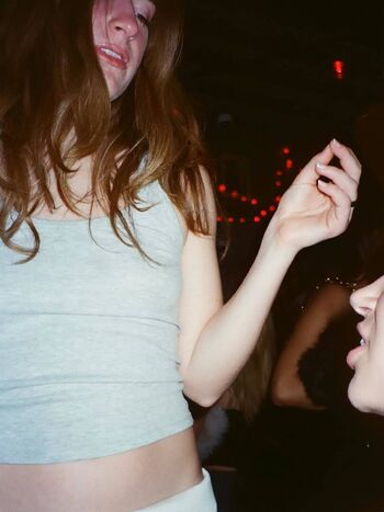 Lizzie sennott image